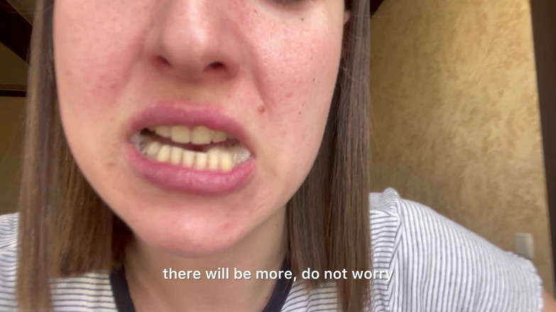 Hottie goddess: Crudă și nefiltrată: scuipat, clemie de masturbare și joc cu gât