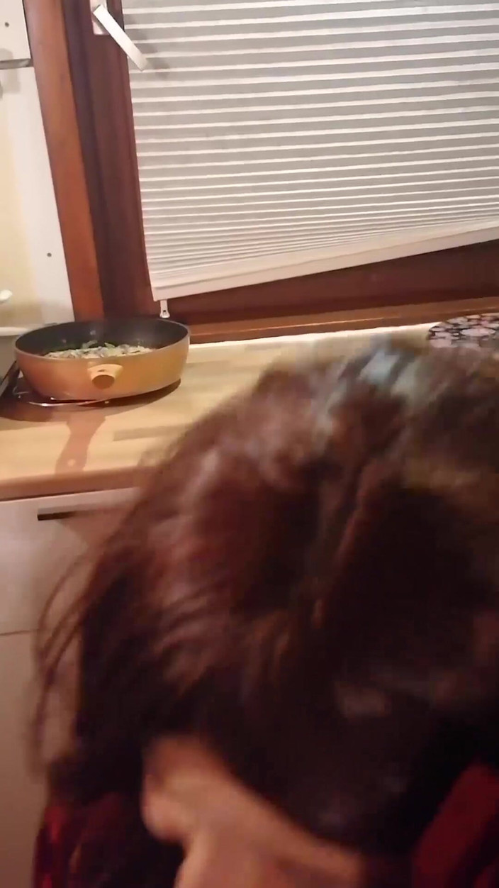 Mike Vonberg: È bello festeggiare il Capodanno con una bellissima puttana, vero?,...