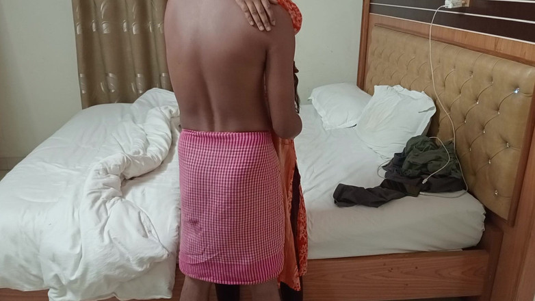 Romantic couples: 大学朋友在酒店狠操我