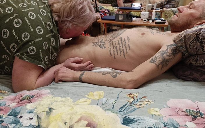 Zona901: Soacra îl urmărește pe socru cum ejaculează după muie