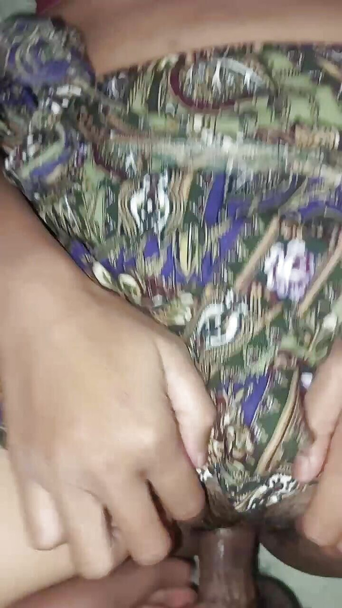 Cocktail sex: Tromperie avec ma belle-famille, sort dans le vagin