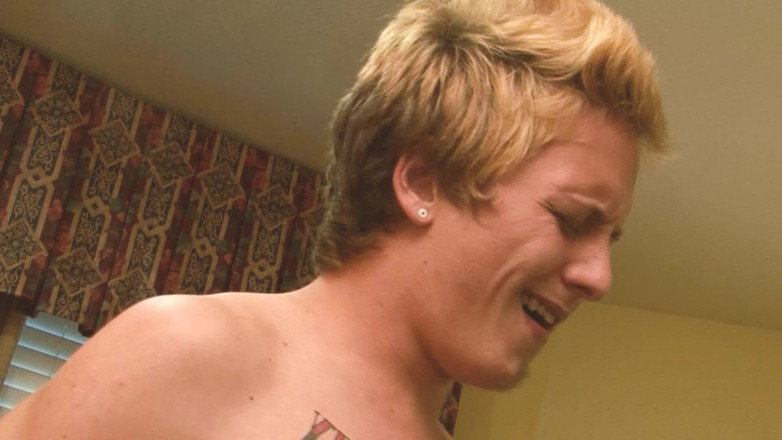 SEXUAL SIN GAY: 饥渴的仆人场景1，一对饥渴的 cherubs 互相操对方的菊花，直到他们射在上面