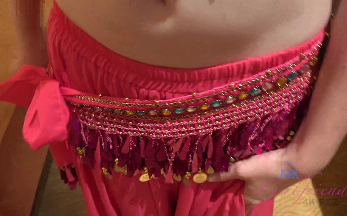 ATK Girlfriends: Emma lagi nungguin kamu dengan seragam india yang seksi
