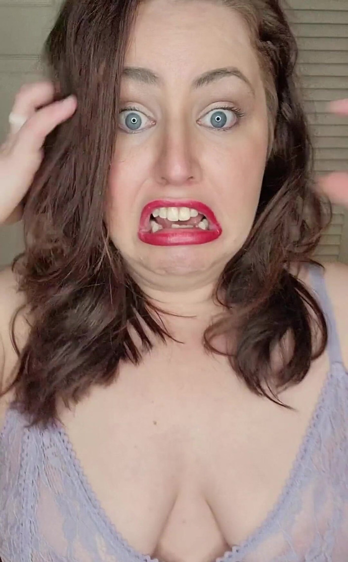 KinkyKatie: 그래서 나는 완전히이 삭제하려고했다, 나는이 보고 너무 열심히 울고 있지만 너희들은 내 이상한 좋아하는 말해