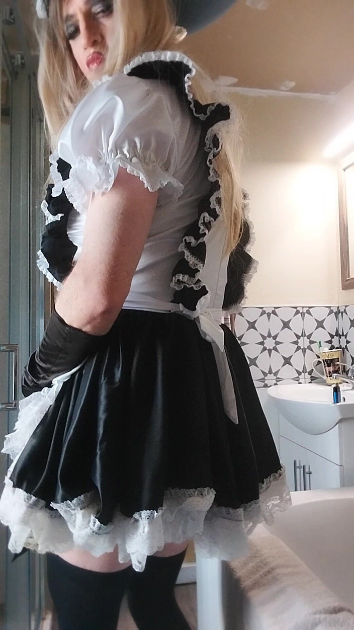 Cindy Belfast: Banci-pembantu nakal muncrat saat bertugas