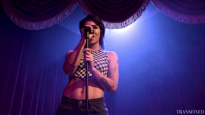 Transfixed ADULTTIME: Transfixed - trans-cabaret-chef brooklyn grey kann nicht widerstehen, die neue sängerin...