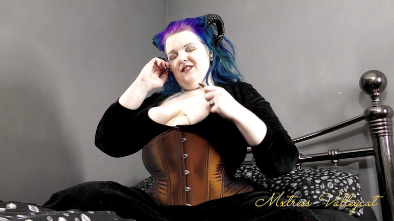 Mxtress Valleycat: Satanský hlazení rituál