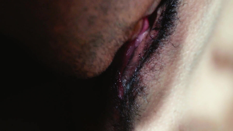 Jay_kate: 业余我舔她的阴户直到她高潮 - 阴户特写