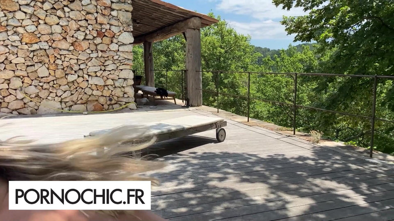 Pornochic: ティファニー・レイディと過ごす暑い夏の日