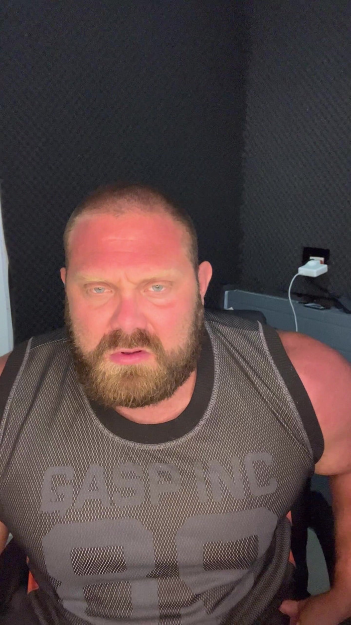 Jack stacked: Ddy si cewek berotot menangkapmu yang mesum