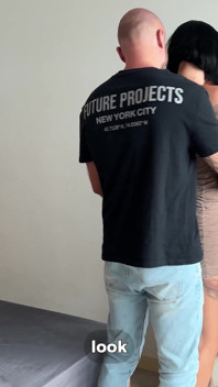 Cachonda Russa MILF Colega De Quarto Prova Vestidos Sensuais E Leva Meu Pau Duro - Porra Nos Peitos E Vestido!