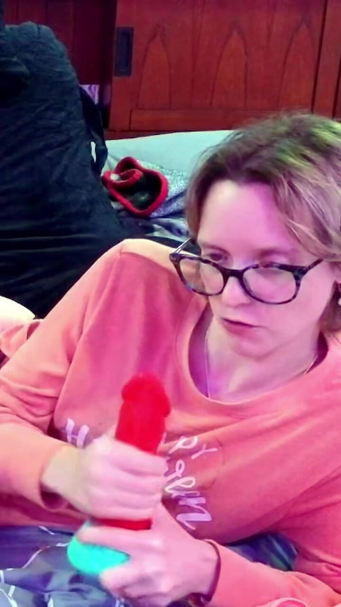 SexyGamerMomma: Primeiro joi: esposa falando putaria não vai deixar você gozar