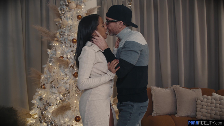 Pornfidelity: Pornfidelity - Nina's White Creamy Christmas!