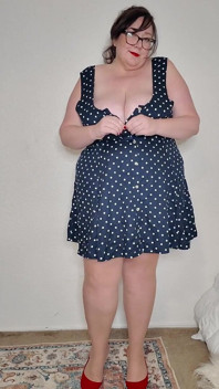 Hot BBW MILF in Polka Dots and Stockings