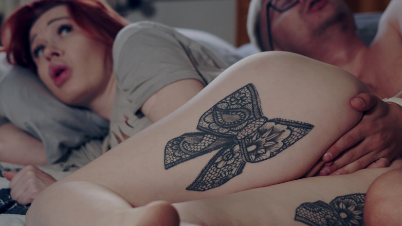 Toma Mur: Мачуха ділить ліжко зі пасинком - неслухняна нічна розвага!