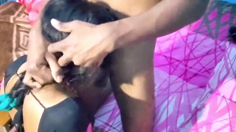 Sexy jaan: Il marito ha fatto mangiare a sua moglie il suo...