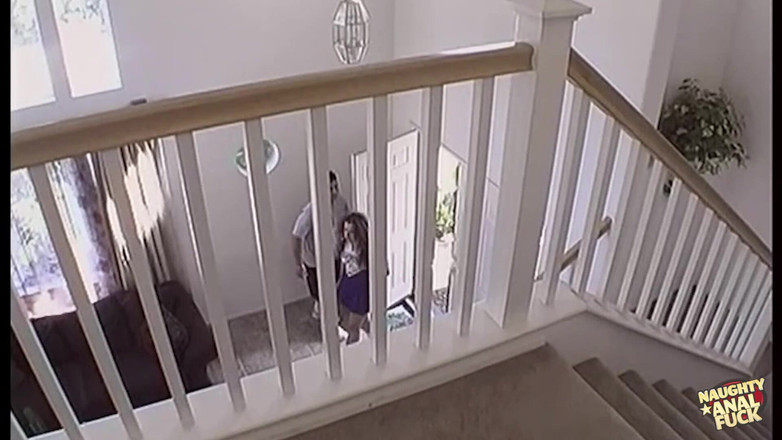 Naughty anal fuck: कपड़े उतारना और पोज़ करना बड़े स्तनों वाली काले बाल वाली को गांड चुदाई और गहरी चूत में वीर्य के लिए तरसता है