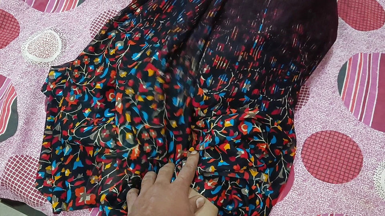 YOURAMRITA04: 温泉はインドDesi Village BhabhiWas fucking HardとともにDever 明確なヒンディー語オーディオ