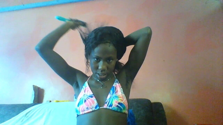 Solo Austria: Černá holka tvoří fetiš!