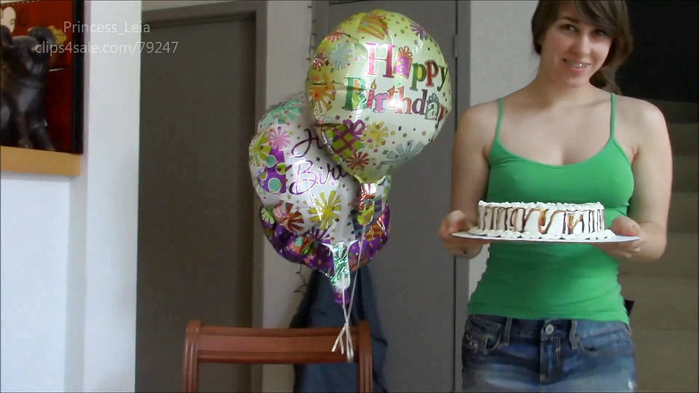 Princess Leia: Món quà sinh nhật của chị kế