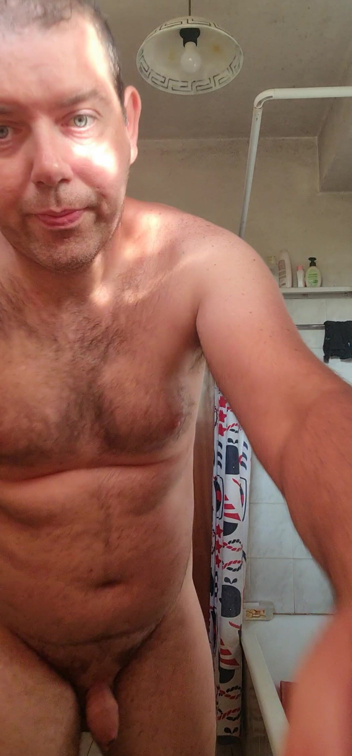 Mirko2589: I Pee in the Bathroom