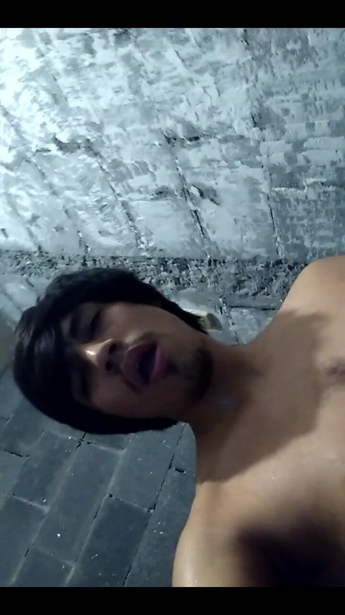 AlexAlejandro13: मैं हमेशा शौचालय में बहुत कामुक हूं। आओ मेरी तरफ से सबसे अच्छा समय बिताएं।