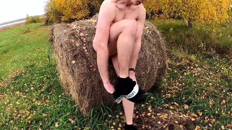 Dick Boys Studio: Draußen Einen Großen Schwanz Wichsen