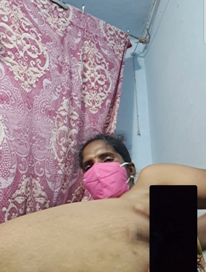 Jayaselvi: Coimbatore zia servizio di videochiamata completamente nuda