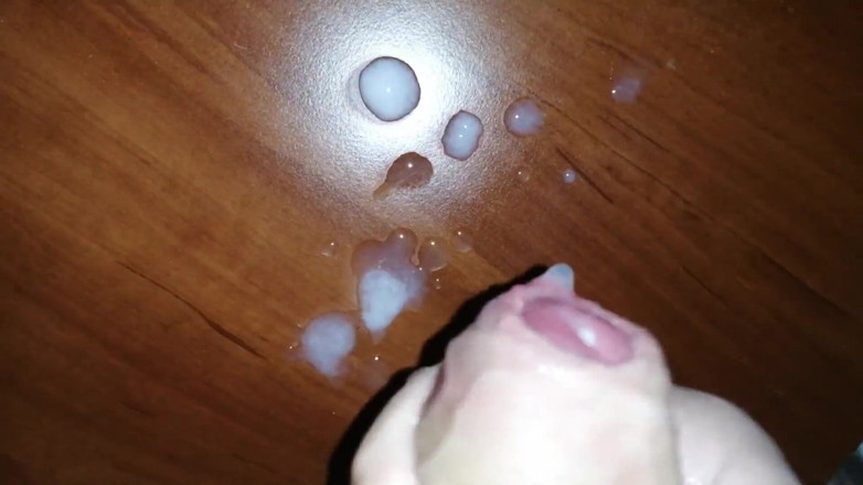 Cum2Guy: Jerking off a big fat cock, pouring sperm on the...