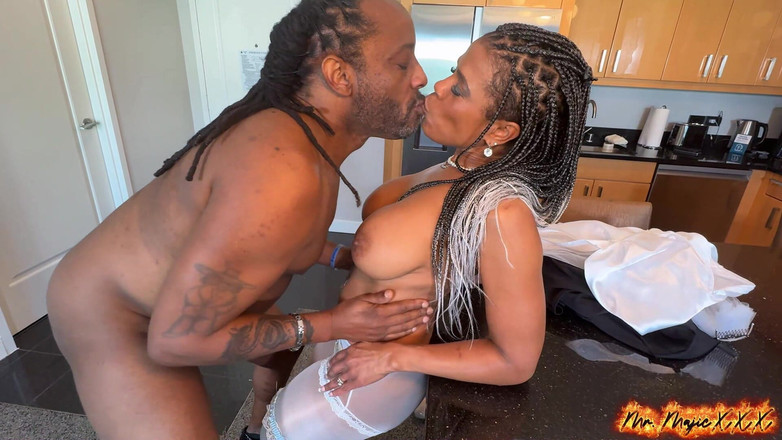 Mr_Majic: Sahabat nyepong raven sampai dicrot di muka banyak banget sebelum...