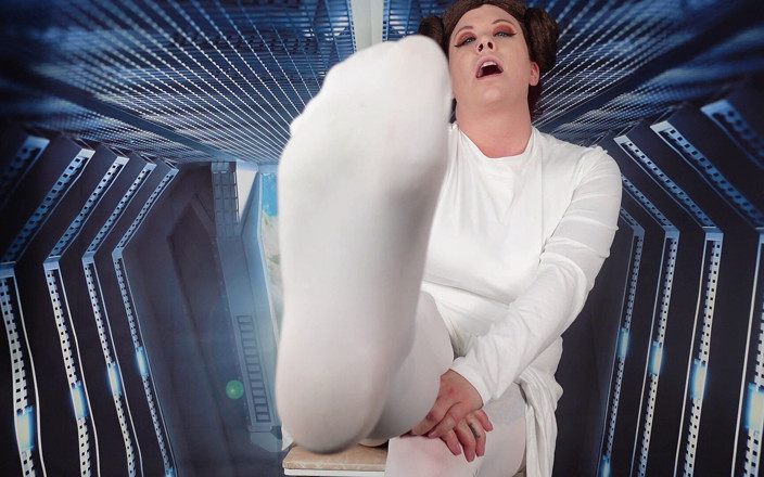 Deanna deadly: POV 냄새 나는 팬티 스타킹으로 덮인 발 냄새를 맡고 JOI를 주는 공주 Leia