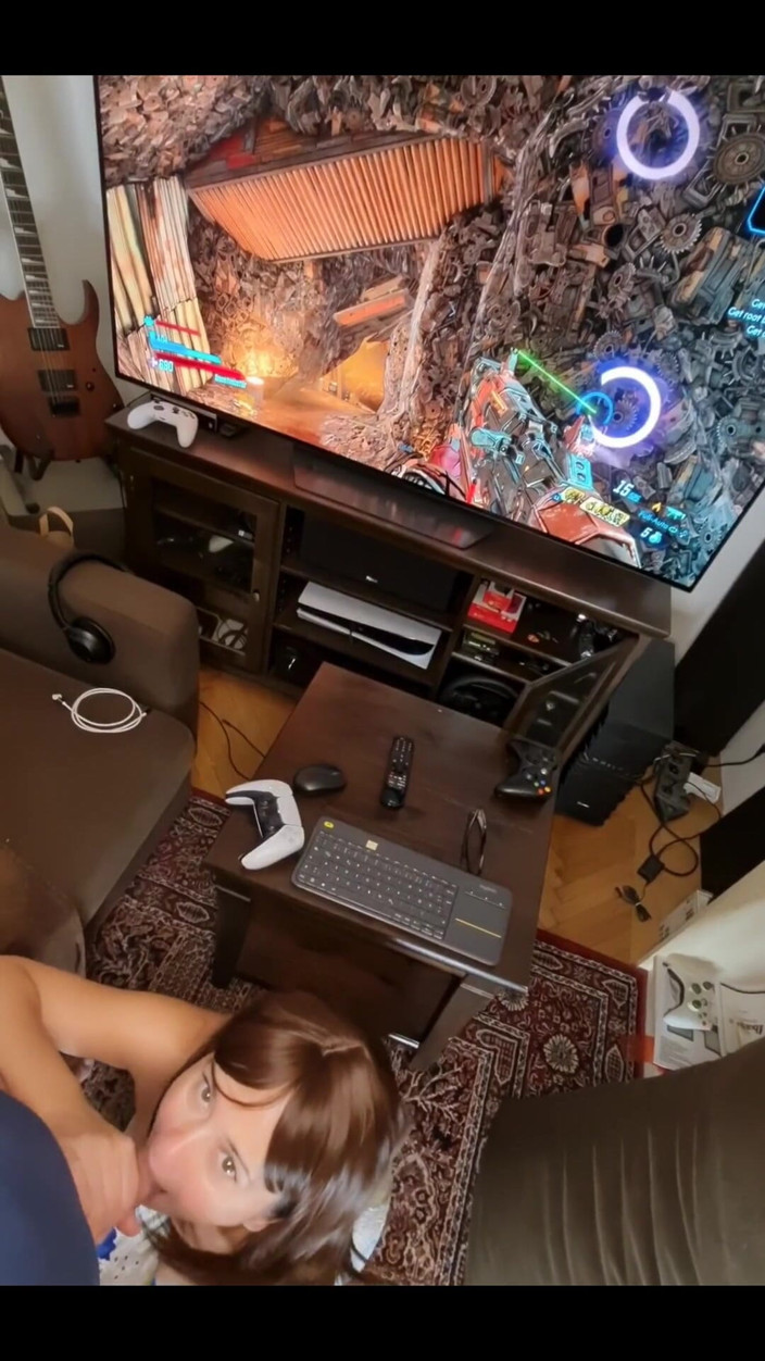 BritneySwallows: Blowjob bonus Borderlands Iii &amp; Menelan Mani Freeuse Gamergirl