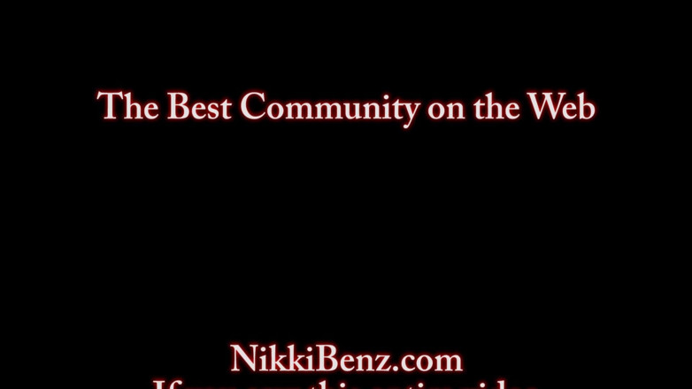 Nikki Benz: Nikki Benz hot pussy eating with Asian lesbian London Keys