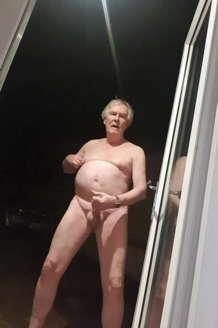 Alan in London studio: Dernière éjaculation de 2024