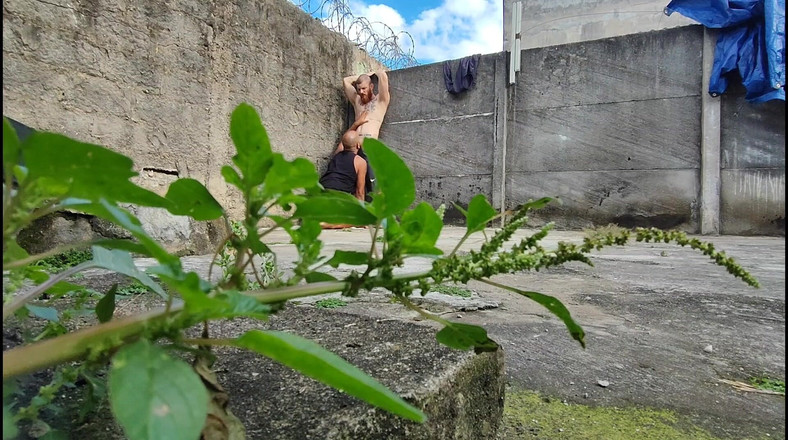 carmonaoficial: Камера в лісі знімає двох гетеросексуалів, які трахаються