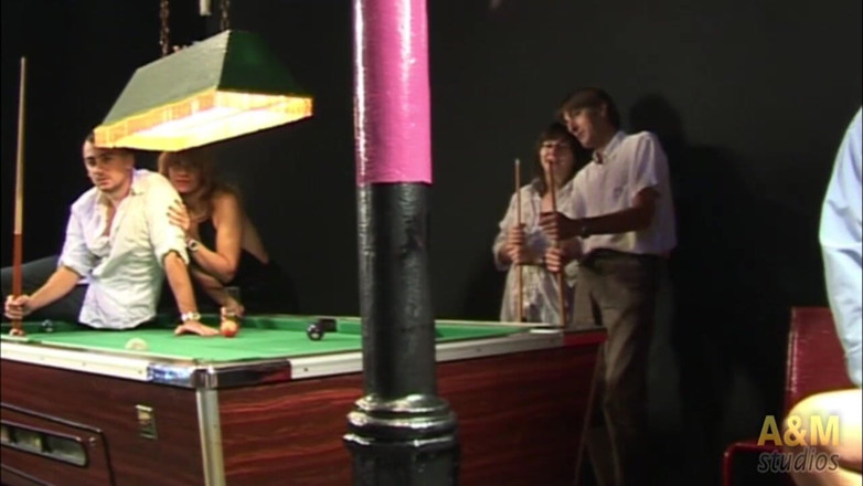 A&M Studios: Heet trio in de parenclub, met Valeria da Fogo
