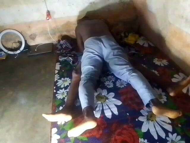 Sex tatie dessi: Keseronokan mengongkek teman wanita di bumi