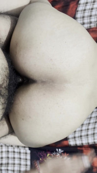 남편의 절친을 따먹는 음란한 매력적인 마누라