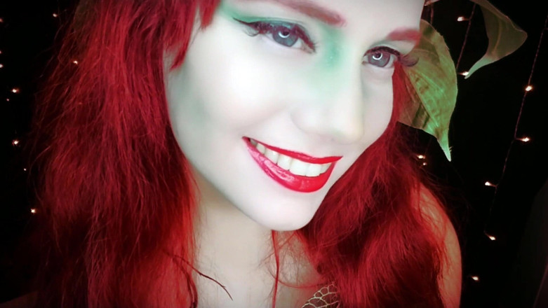 Scarlet Vixen: Exekutor ivy vás otráví svým polibkem (wmv)