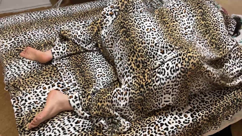 Couple Of Pleasure: Tutkulu çift yatakta hızlı sikişiyor