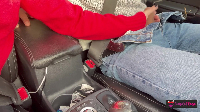 Coupleflage: 고속도로에서 나는 우버 운전사를 정액으로 만듭니다.