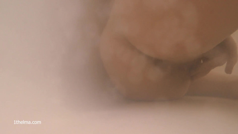 1THELMA: Underwater masturbation and orgasm