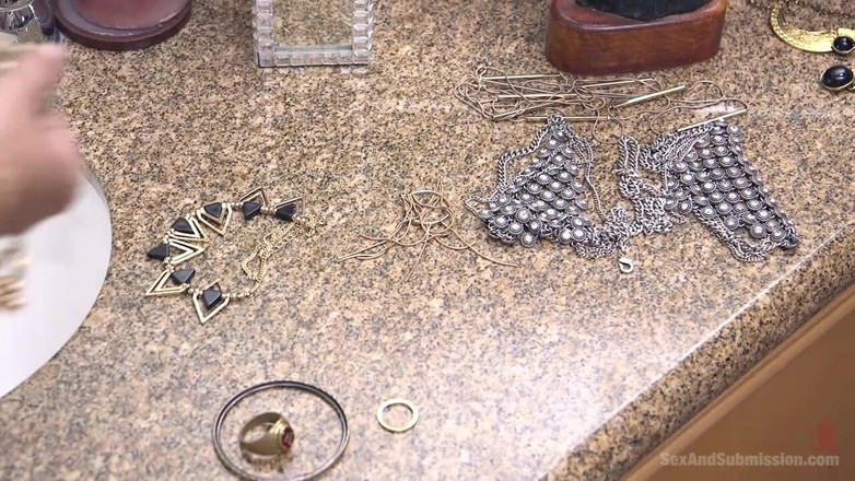 Sex and Submission by Kink: Curvă anală