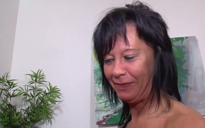Deutsche Amateur Pornos: Two Big Cocks for a Horny, Mature Housewife with a...