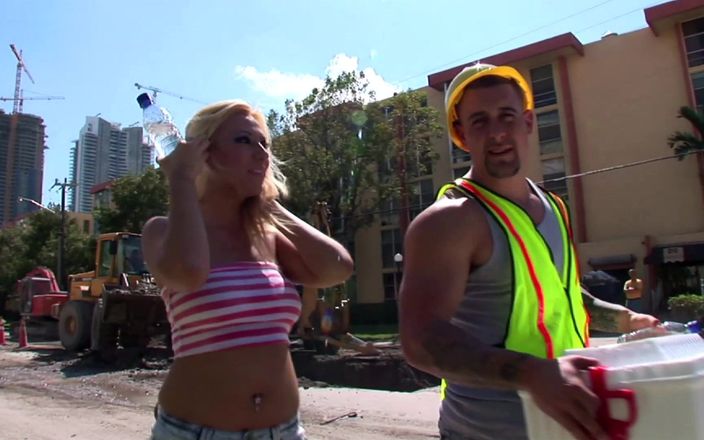French X: Blonde bitch gets fucked by street worker