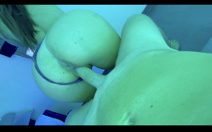 Amateurtwo: Трахатися в солярії - публічний секс