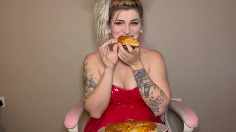 EeveeXo: Pizza Slut Burps and and Eats