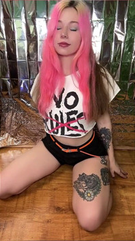 Ahegao дражнить рожеве волосся