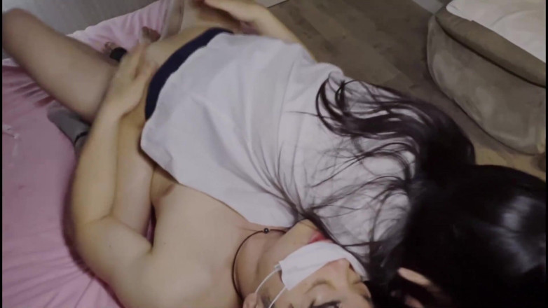 Strix: Een meisje dat valt voor creampies