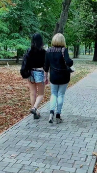 Două stăpâne. Înainte de o petrecere sălbatică